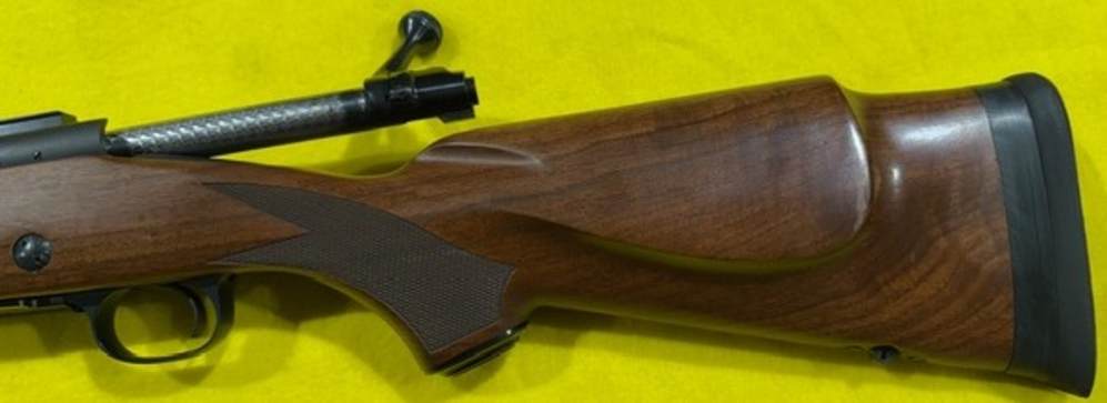WINCHESTER MODEL 70, SUPER EXPRESS .375 H&H MAG IN EXCELLANT COND-img-6