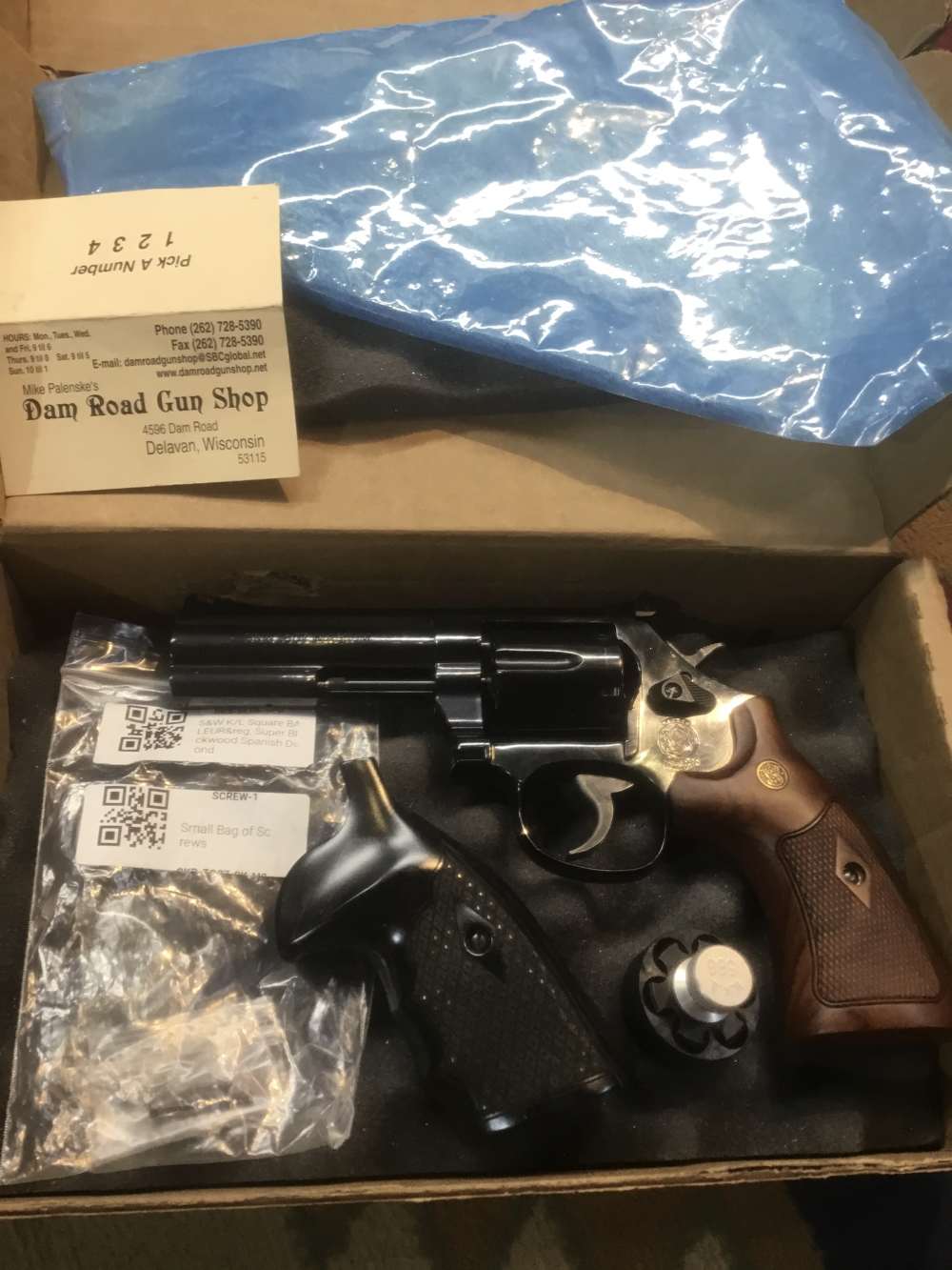 Smith & Wesson 586 4” Blue 357 mag-img-0