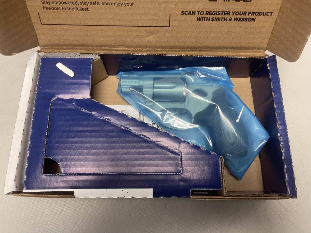 Smith & Wesson 632 UC 32 H&R Mag 14034 NO CC FEES-img-2