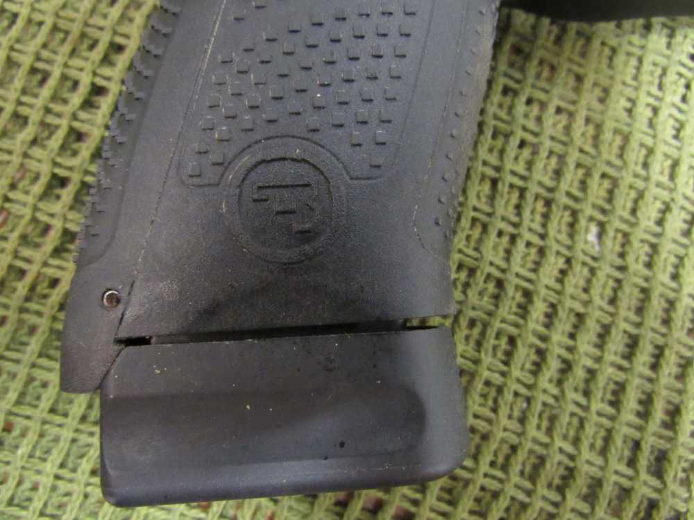 CZ P-10 C 9mm Luger Compact Striker-Fired, 4.02", Black,  2x 17 RD mag-img-4