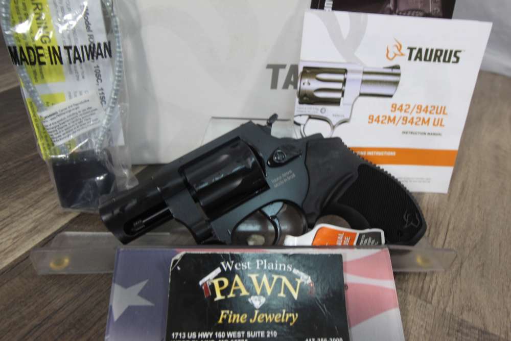 NIB Taurus 942M SA DA Revolver Pistol .22 Mag 2" 8 shot black 9-942M021-img-1