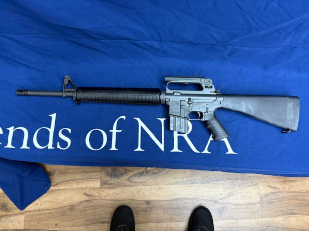 Colt AR15-A2 HBAR  Sporter  SP serial number original like new.-img-0