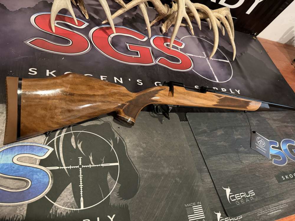 Weatherby Mark V Deluxe 300 Weatherby Serial # WY224295-img-2