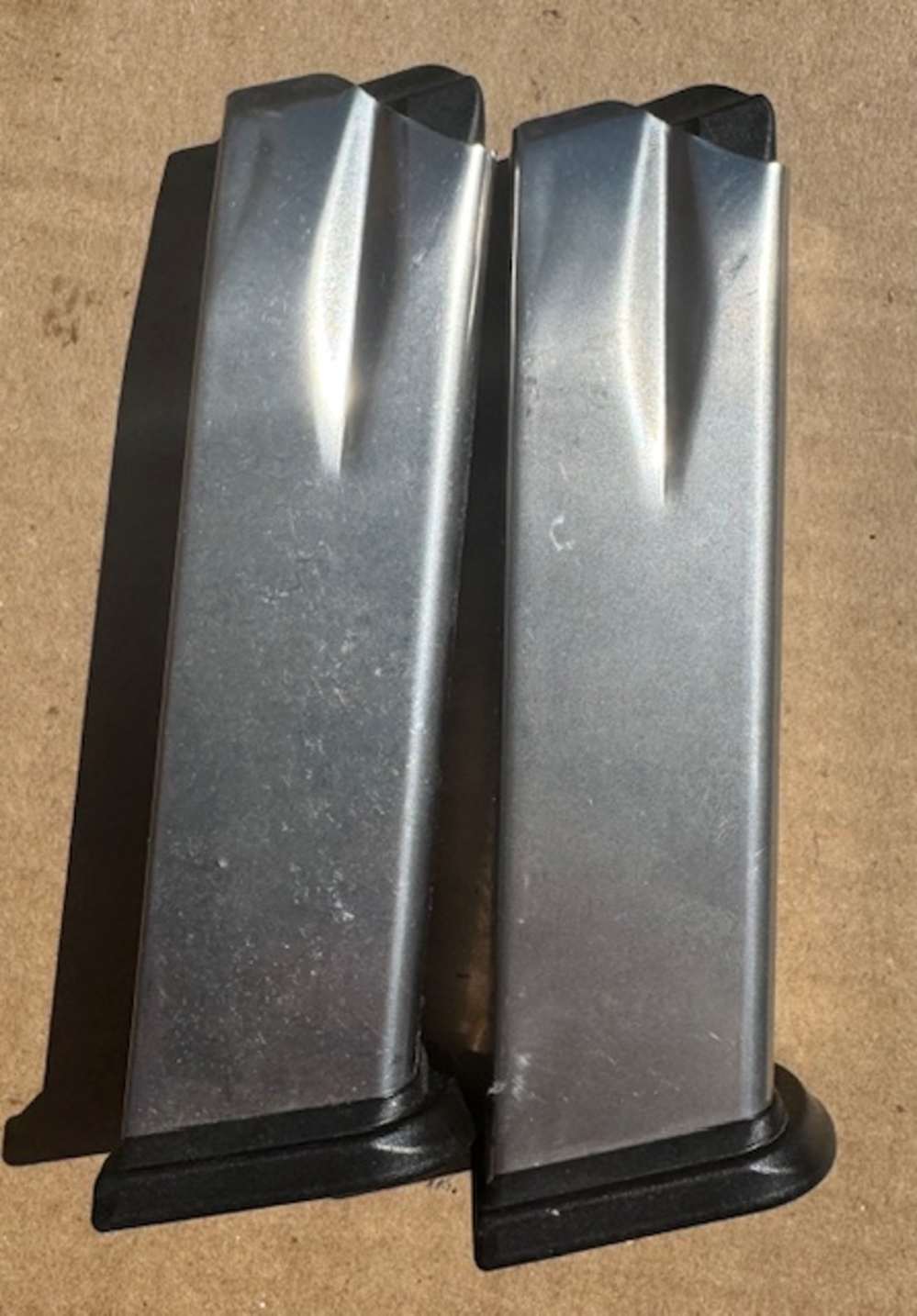 2 Springfield Armory 40S&W Magazines 16rd VG-img-1