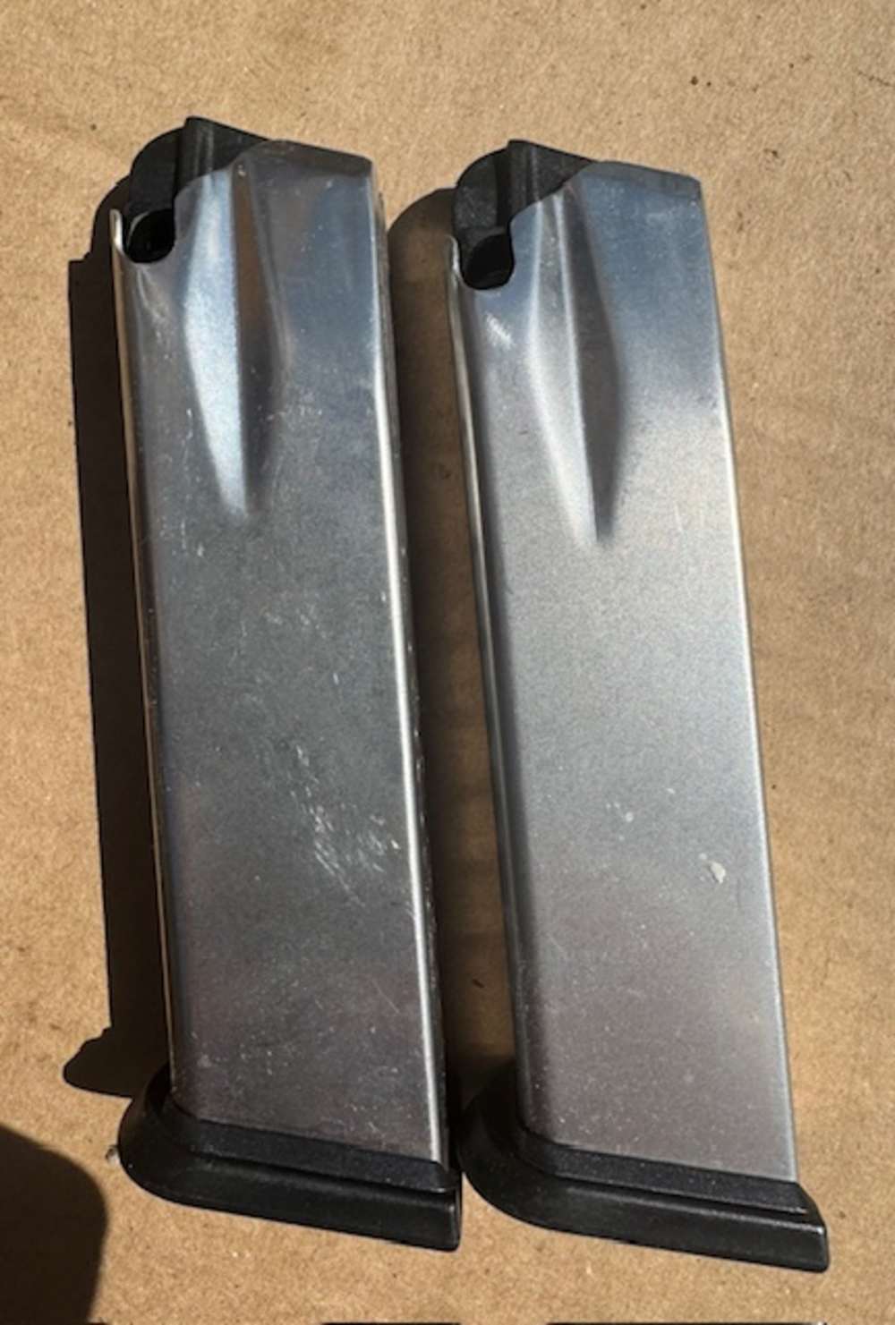 2 Springfield Armory 40S&W Magazines 16rd VG-img-2