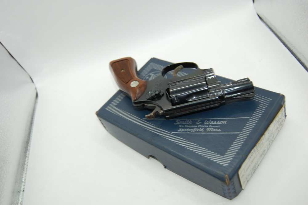 Smith & Wesson Model 36 Double Action Revolver tools papers non match box -img-4