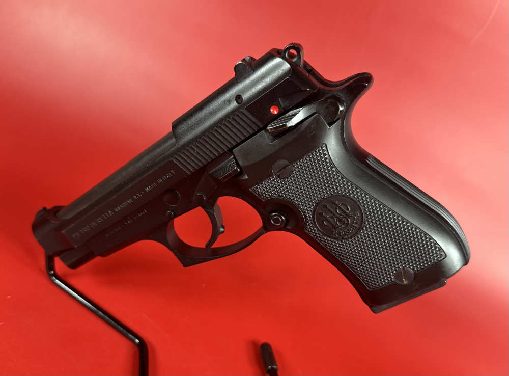 1991 Italian Beretta Model 85 F Cheetah. 380 Auto. Holster. Excellent Cond-img-1