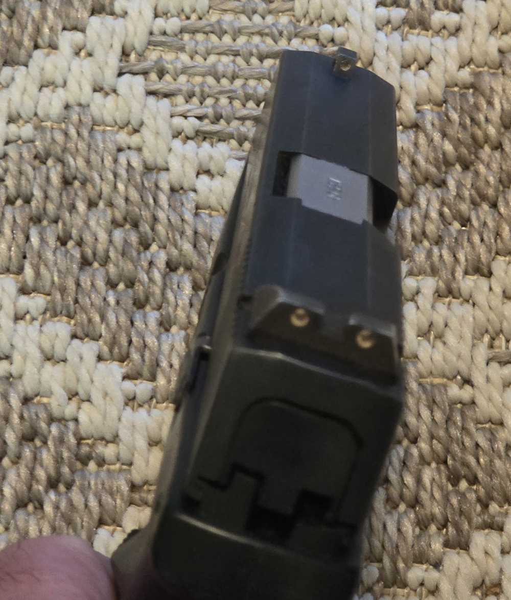 Smith & Wesson SW40F (Full) *Uncommon Full Size Model*-img-1