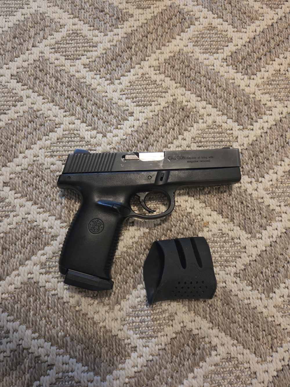 Smith & Wesson SW40F (Full) *Uncommon Full Size Model*-img-3
