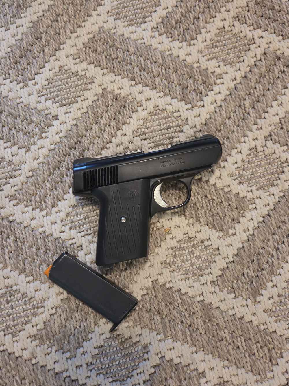 Davis 380 Black in Original Box with Papers -img-6