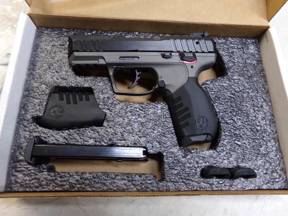 Used Ruger SR22 Pistol with 3.5 inch barrel & factory box-img-6