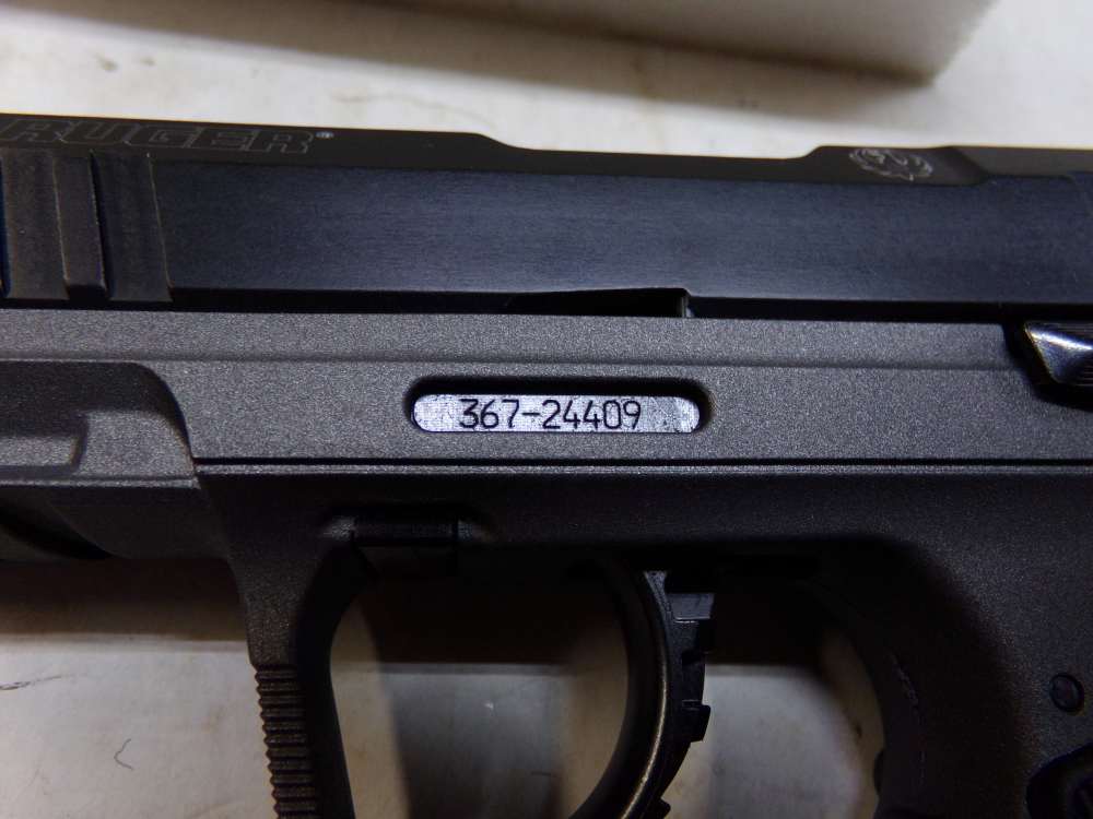 Used Ruger SR22 Pistol with 3.5 inch barrel & factory box-img-1