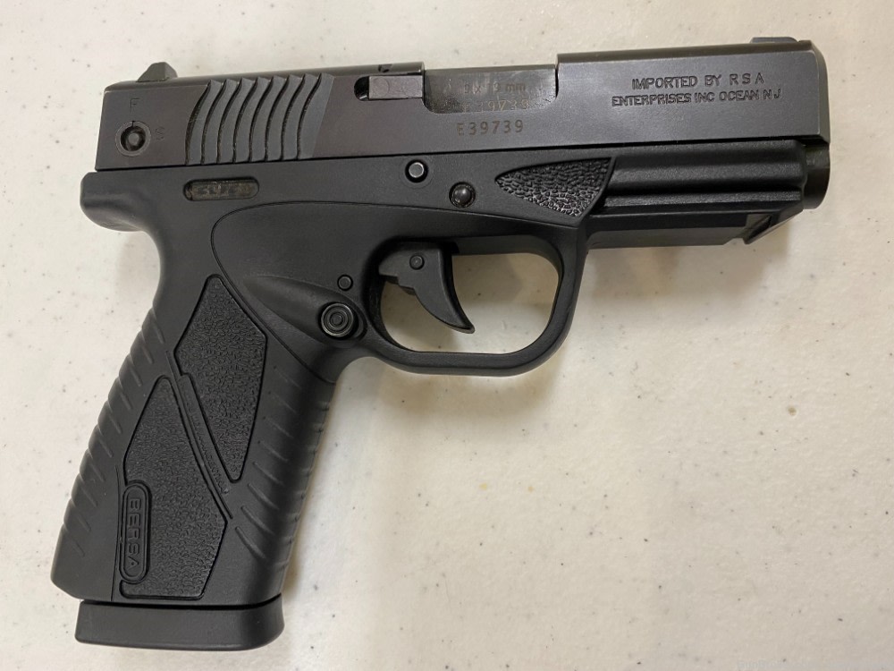 Bersa BP9cc 9mm semi auto pistol *with case-img-0