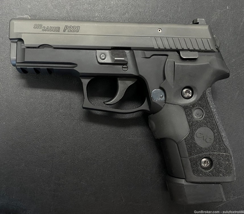 Sig Sauer P229 40S&W semi auto pistol-img-1