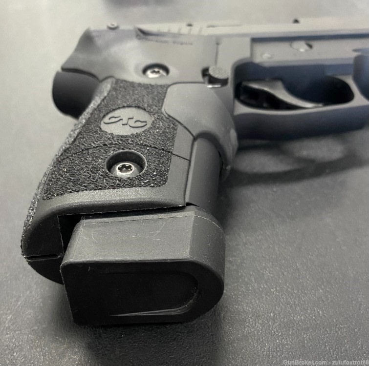 Sig Sauer P229 40S&W semi auto pistol-img-6