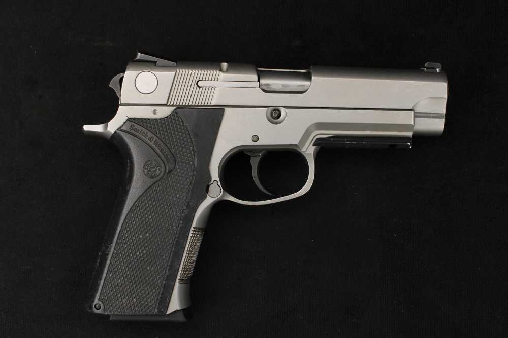 2001 Smith & Wesson 4046TSW Tactical .40 S&W Third Gen Duty DAO Pistol-img-5