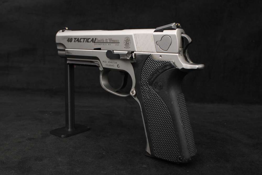 2001 Smith & Wesson 4046TSW Tactical .40 S&W Third Gen Duty DAO Pistol-img-21