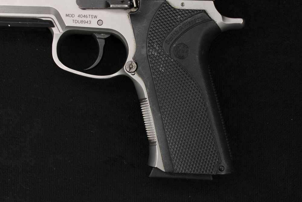 2001 Smith & Wesson 4046TSW Tactical .40 S&W Third Gen Duty DAO Pistol-img-2