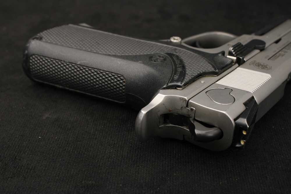 2001 Smith & Wesson 4046TSW Tactical .40 S&W Third Gen Duty DAO Pistol-img-16