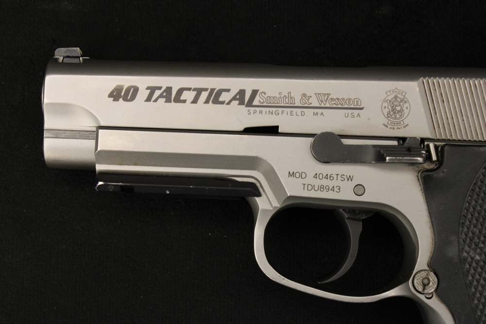 2001 Smith & Wesson 4046TSW Tactical .40 S&W Third Gen Duty DAO Pistol-img-4