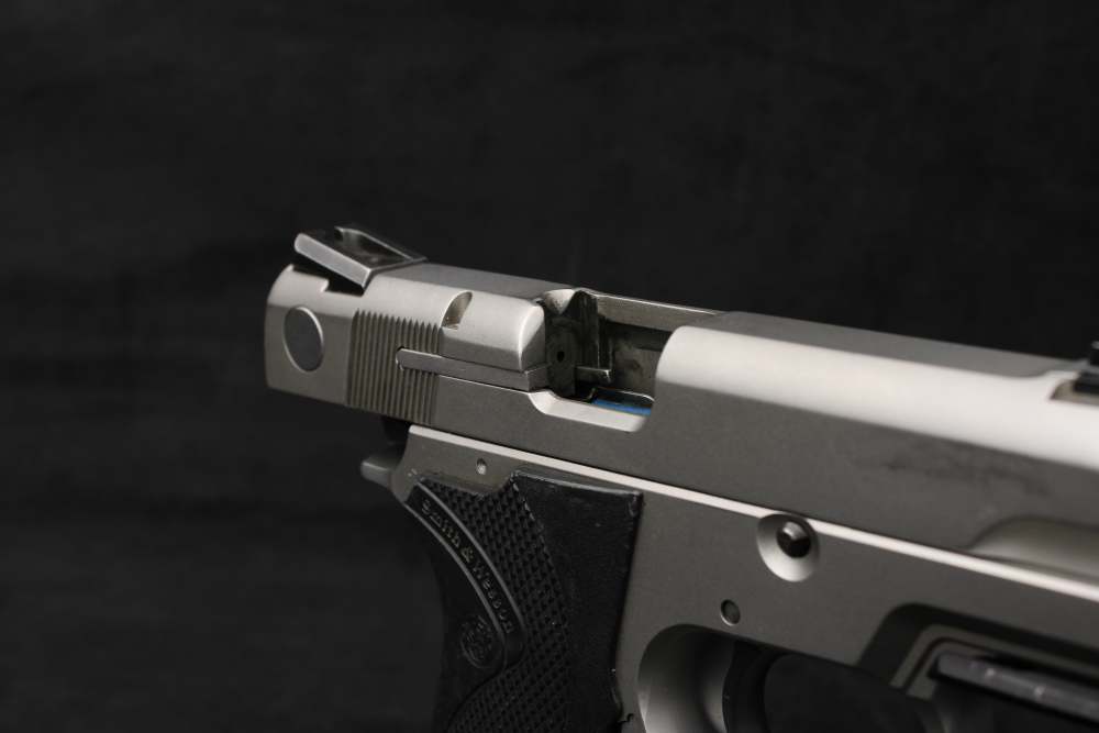 2001 Smith & Wesson 4046TSW Tactical .40 S&W Third Gen Duty DAO Pistol-img-24