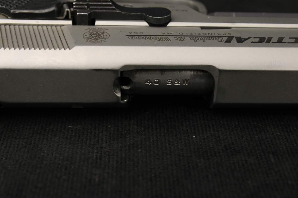 2001 Smith & Wesson 4046TSW Tactical .40 S&W Third Gen Duty DAO Pistol-img-14