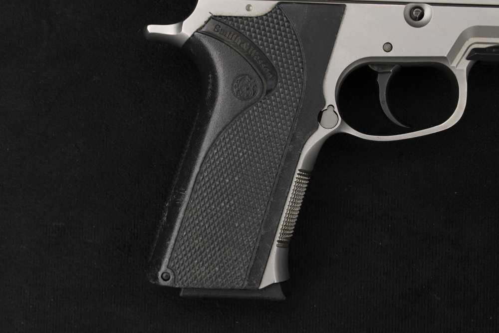 2001 Smith & Wesson 4046TSW Tactical .40 S&W Third Gen Duty DAO Pistol-img-6
