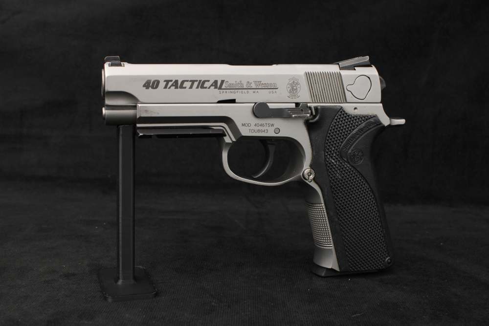 2001 Smith & Wesson 4046TSW Tactical .40 S&W Third Gen Duty DAO Pistol-img-20