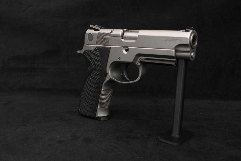 2001 Smith & Wesson 4046TSW Tactical .40 S&W Third Gen Duty DAO Pistol-img-18