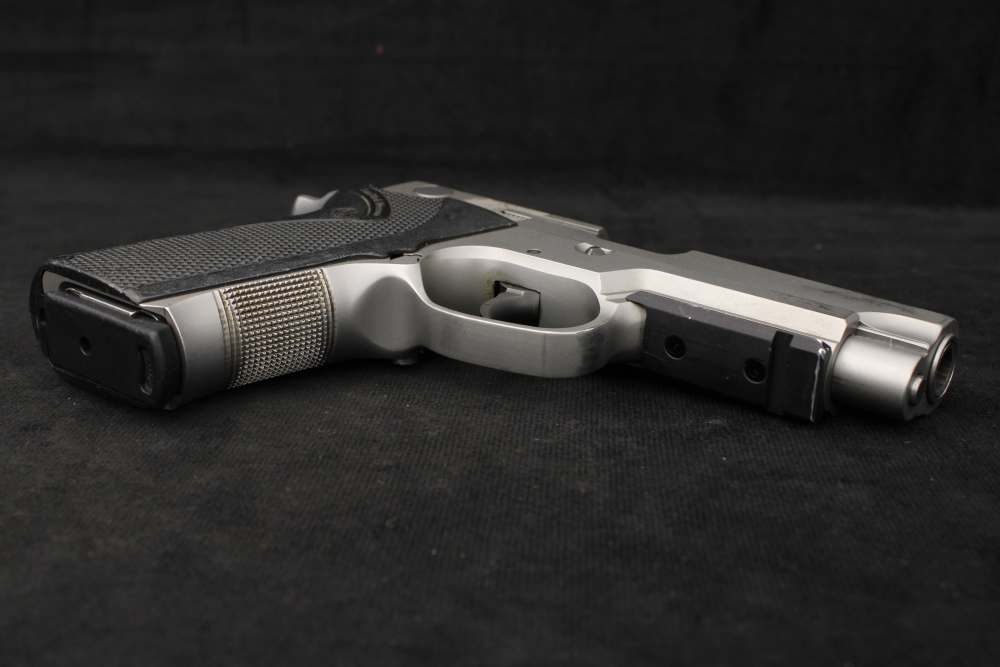 2001 Smith & Wesson 4046TSW Tactical .40 S&W Third Gen Duty DAO Pistol-img-9
