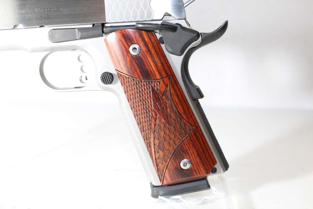 Smith & Wesson 1911 E series, .45ACP, Stainless, New in case-img-2