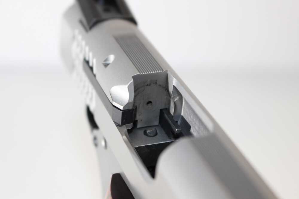 Smith & Wesson 1911 E series, .45ACP, Stainless, New in case-img-12