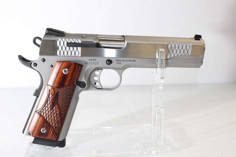 Smith & Wesson 1911 E series, .45ACP, Stainless, New in case-img-0