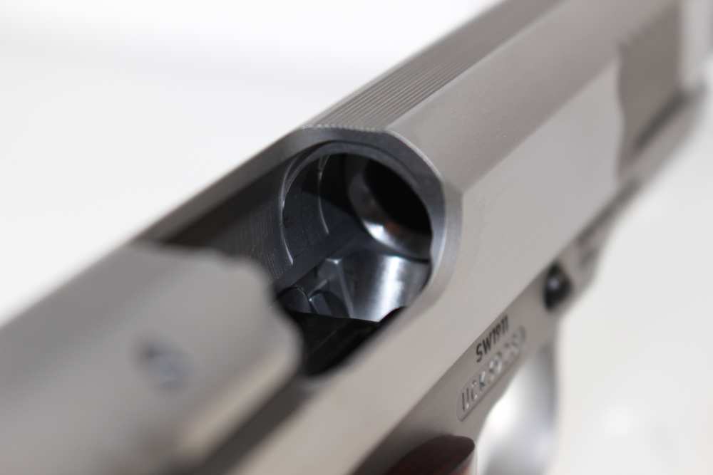 Smith & Wesson 1911 E series, .45ACP, Stainless, New in case-img-11