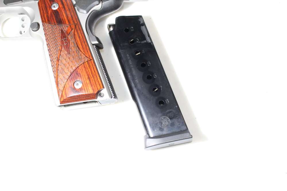 Smith & Wesson 1911 E series, .45ACP, Stainless, New in case-img-14