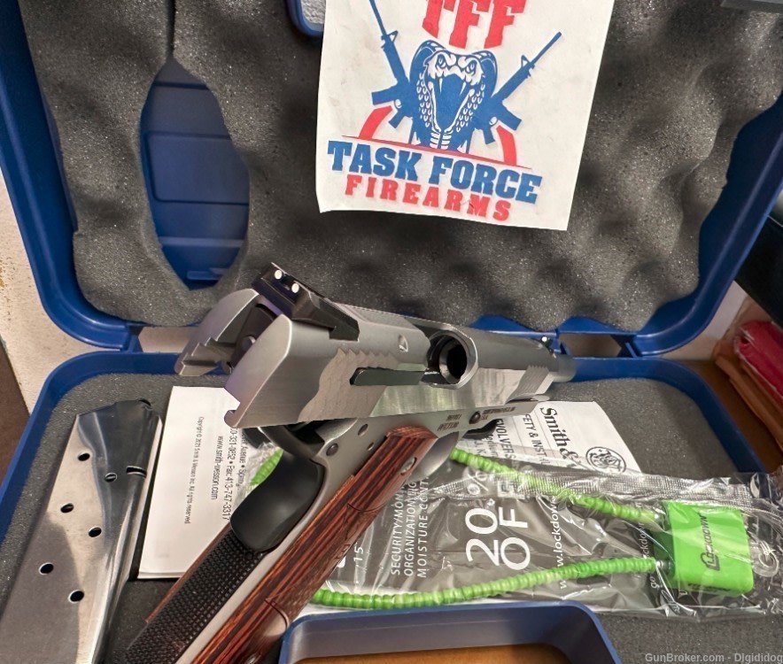 SMITH & WESSON 1911 E SERIES .45ACP 5" BARREL 2 MAGS 8 ROUNDS-img-4