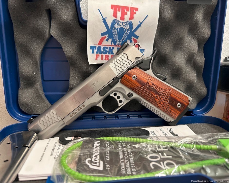 SMITH & WESSON 1911 E SERIES .45ACP 5" BARREL 2 MAGS 8 ROUNDS-img-2