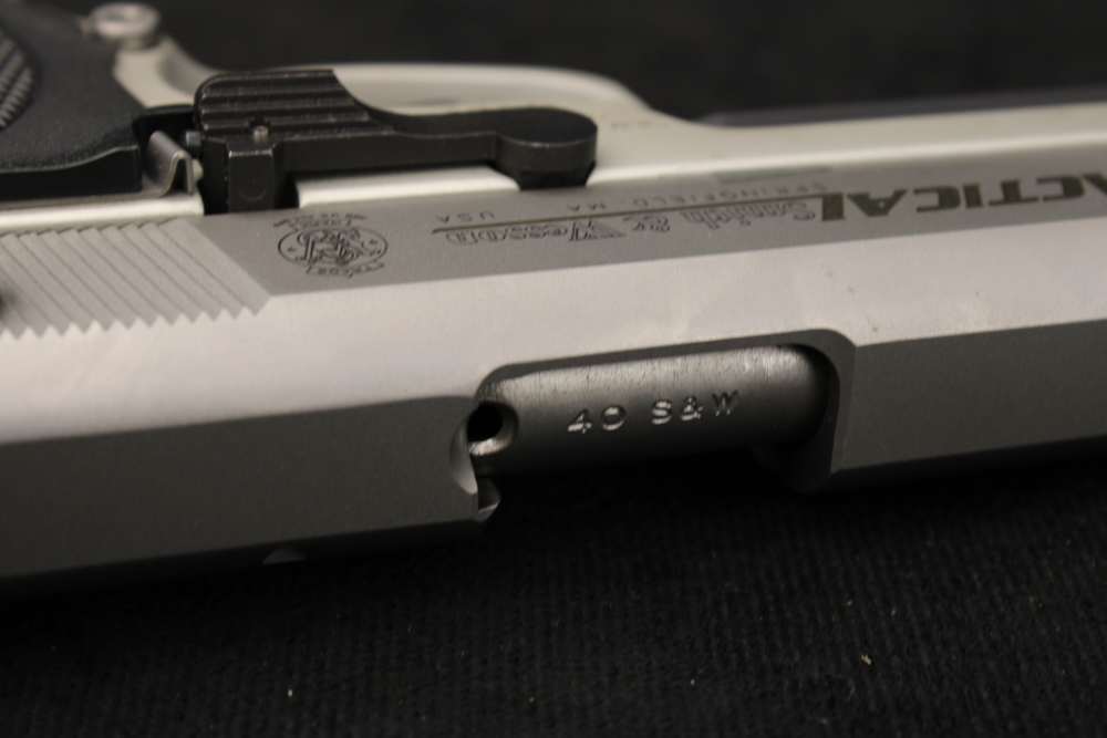 2004 Smith & Wesson 4013TSW Tactical .40 S&W Third Gen -img-16