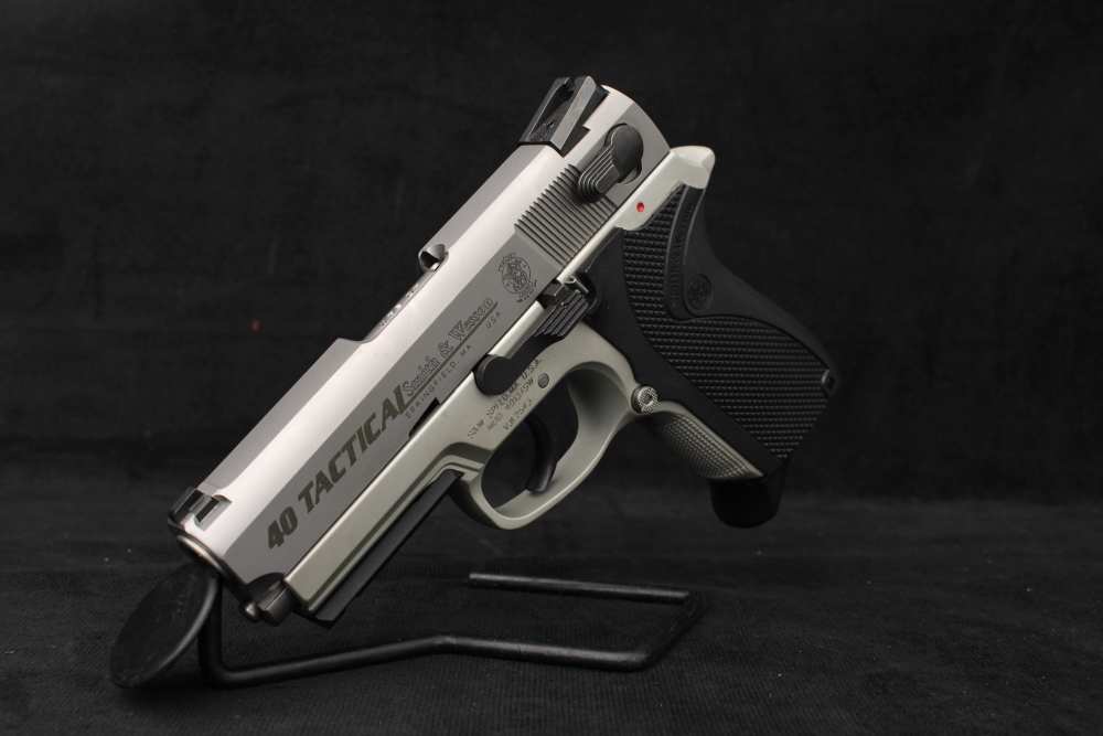 2004 Smith & Wesson 4013TSW Tactical .40 S&W Third Gen -img-22