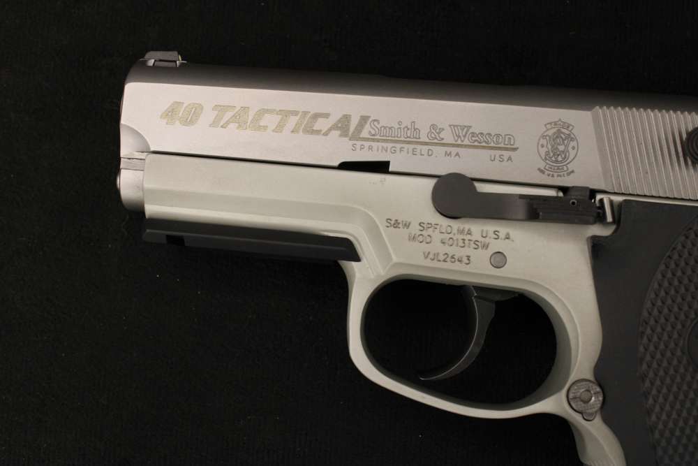 2004 Smith & Wesson 4013TSW Tactical .40 S&W Third Gen -img-4
