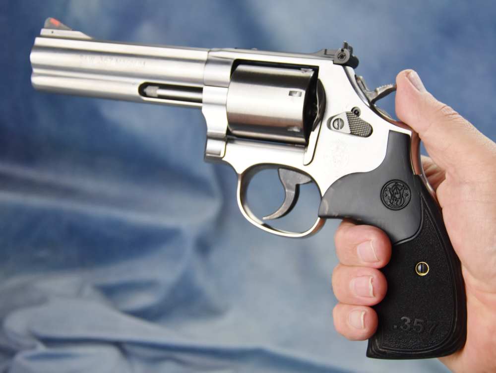 S&W Smith & Wesson Model 686-6 .357 magnum 5" Stainless Barrel-img-1