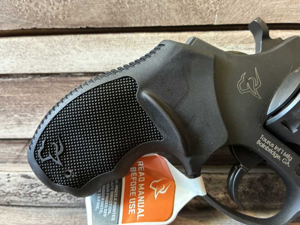 NIB TAURUS 942 22MAG BK/BK 2" 8RD 2-942M021 IN STOCK-img-3