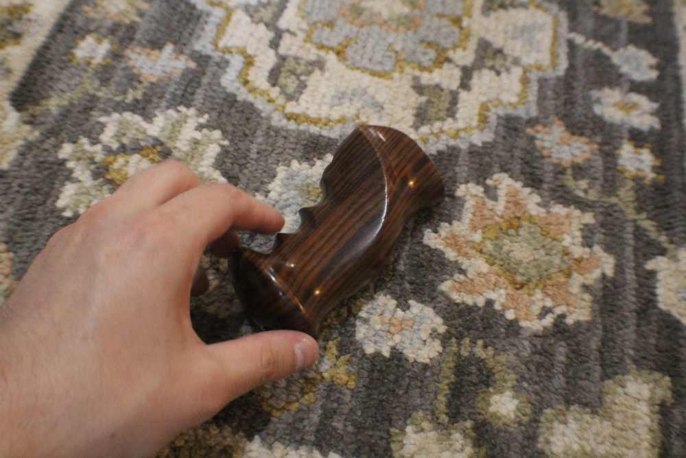 Nice custom T/C Contender G1 Grip. Great wood grain.-img-1