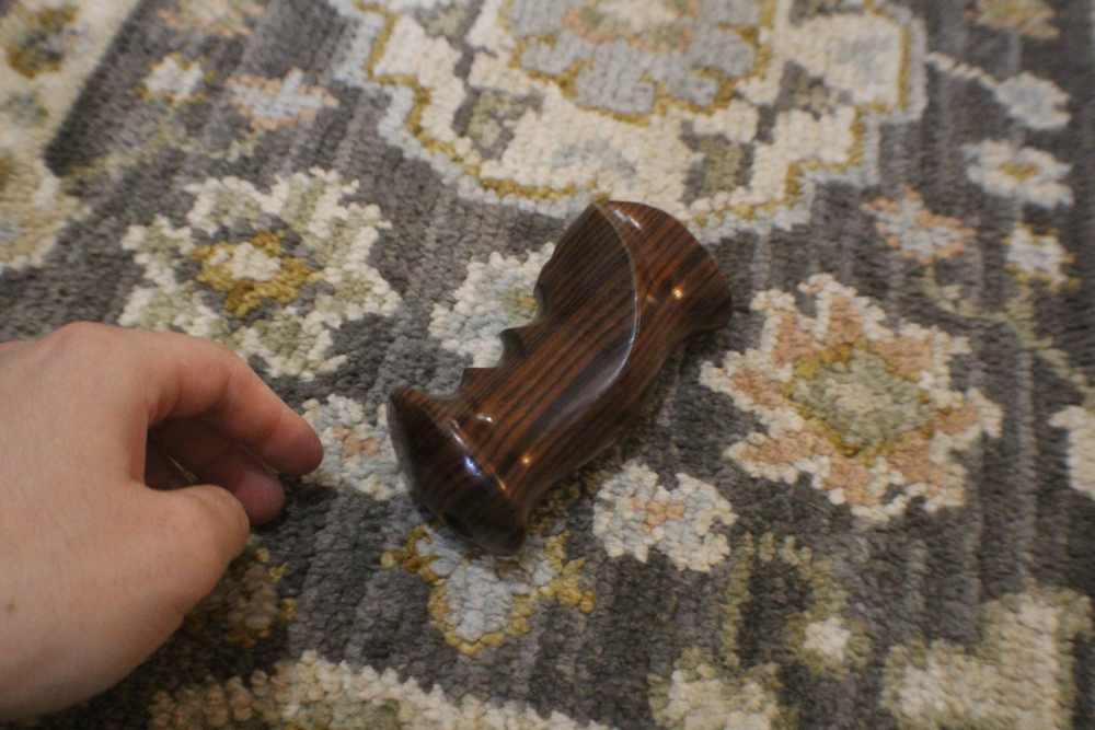 Nice custom T/C Contender G1 Grip. Great wood grain.-img-0