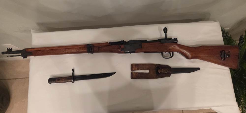 WWII Japanese Arisaka Type 2 Paratrooper Rifle w/Type 100 Bayonet -img-2