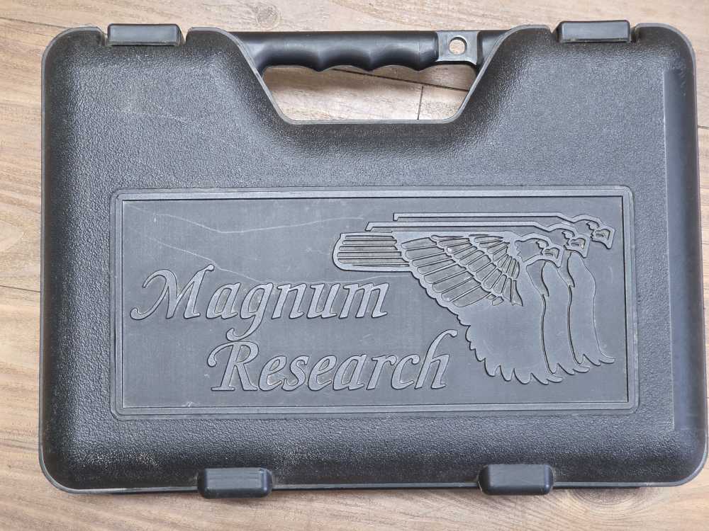 Magnum Research MR9 Eagle, 9mm, 2 mags, original case and papers-img-14