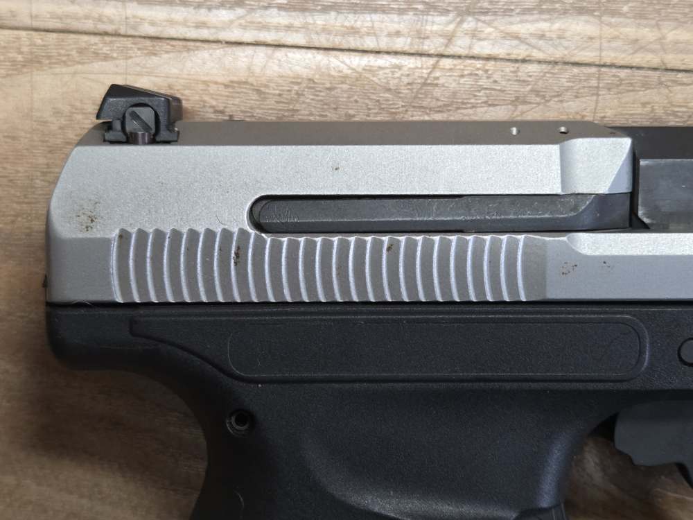 Magnum Research MR9 Eagle, 9mm, 2 mags, original case and papers-img-1