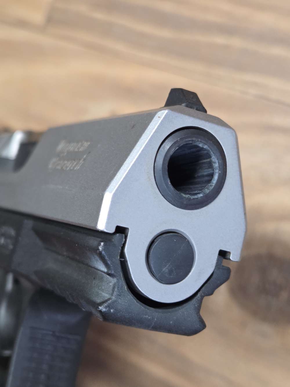 Magnum Research MR9 Eagle, 9mm, 2 mags, original case and papers-img-6