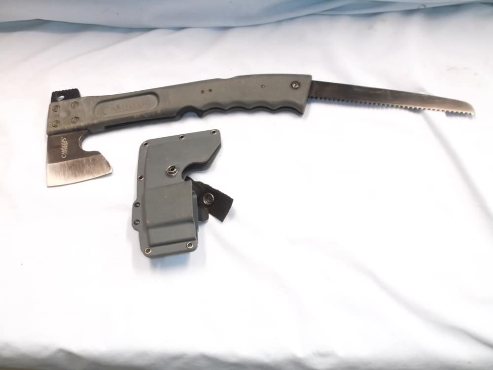 SURVIVAL GEAR, HATCHET/SAW, W/CARRY CASE KNIFE, 5OZ. FLASK, ALL BY CAMILUS -img-2