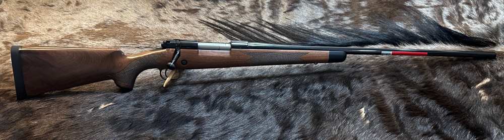 WINCHESTER MODEL 70 SUPER GRADE 300 WIN MAG 26" BARREL-img-1